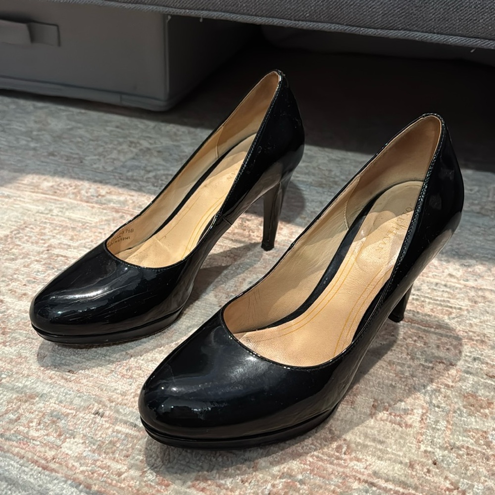Cole Haan Chelsea Nike Air Women's Patent Leather black heels size 7.5